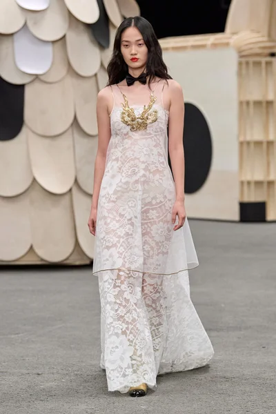 Look 50